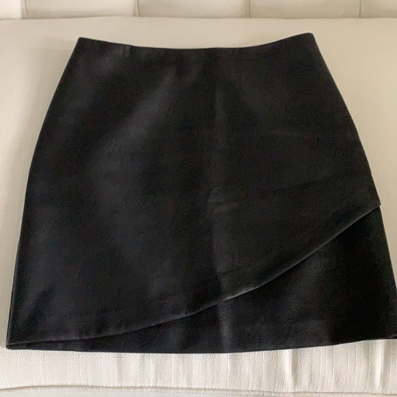 Club Monaco Dresses & Skirts - CLUB MONACO🖤